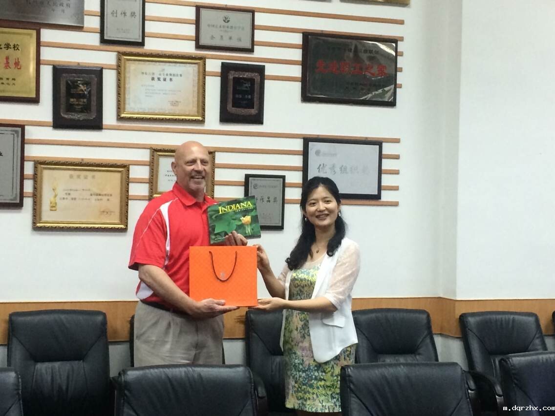 1403761829920880.jpg 美国瓦尔普莱索大学(照片)doc.jpg