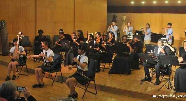 1428285382574818.jpg 美国艾默生高中来校---1.jpg